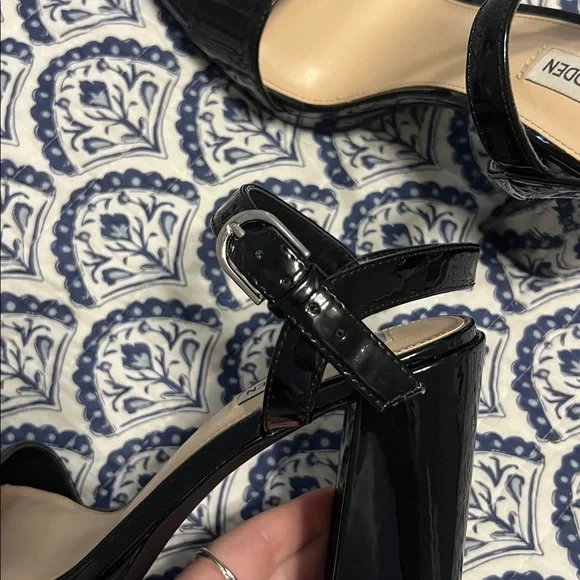 Steve Madden patent leather heels - Picture 6 of 9